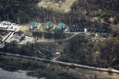 Вскоре после взлета из БГ под крылом проплывет Царьград - место ночного релакса утомленных полетами и сопровождающими их шашлыками