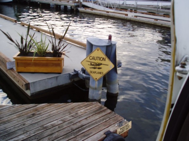 Caution_Seaplanes.jpg