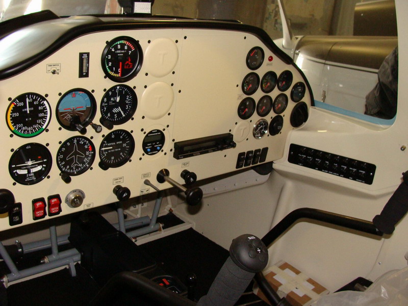 Кабина P2002 Sierra.jpg