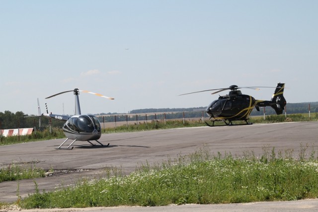 R44 EC135.JPG