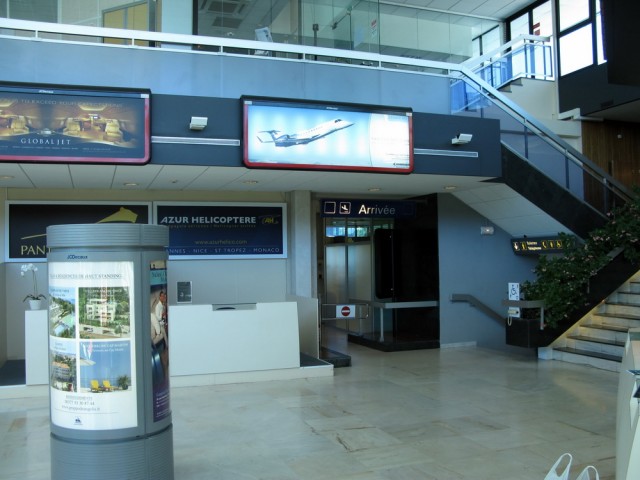 Внутри терминала.