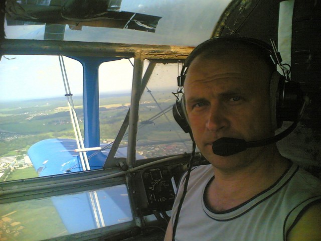 Ан-2 на правой чашке. В небе.JPG