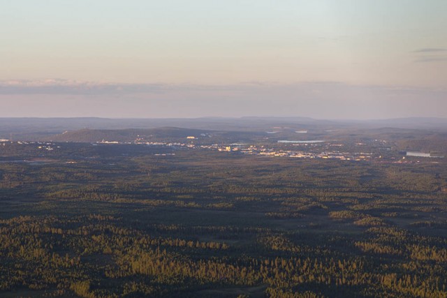 8_Rovaniemi_sm.jpg (112.41 КБ) 9289 просмотров На траверзе - Рованиеми, родина финского Деда Мороза - Йоллопукки.