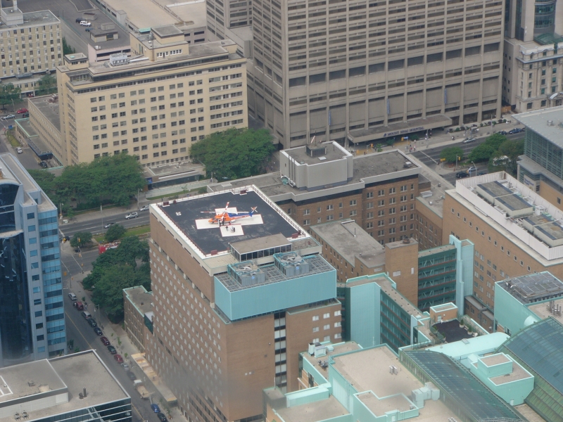 Sikorsky-76 на крыше Hospital of Sick Children, Toronto