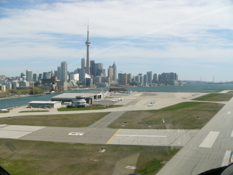 Toronto City Center airport. RW08 appr.