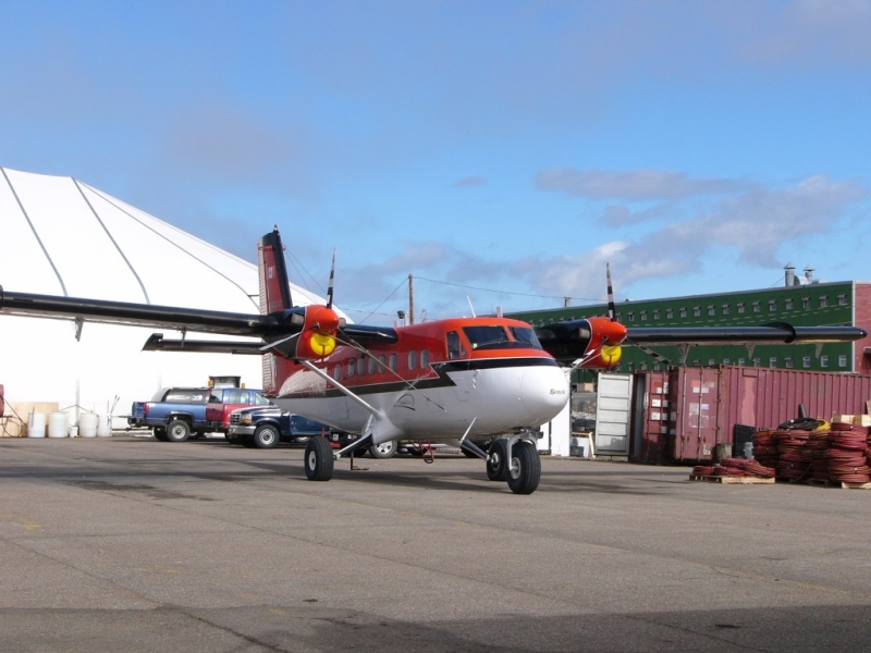 Twin Otter, Ikaluit airport, Nunavut