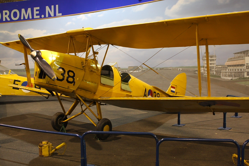 lelystad4_tiger_moth.JPG