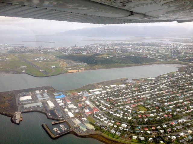 S_4062.jpg (229.62 КБ) 15296 просмотров Рейкьявик сверху
