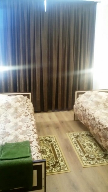 20180130_112718_LLS.jpg (54.97 КБ) 12229 просмотров Гостиничные номера на 2-х человек. Телевизор, холодильник, кофемашина, раздельные душевые и санузлы. Горячее питание по предзаказу