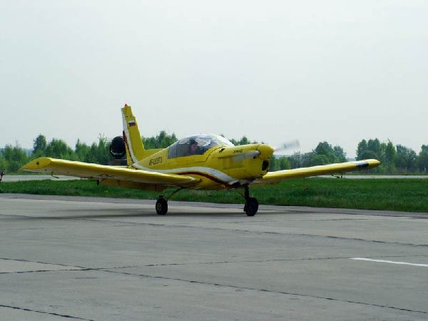 Zlin-142 в убитом состоянии, но вполне летающем.