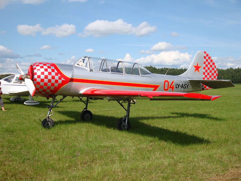 YAK52_2009_18.JPG
