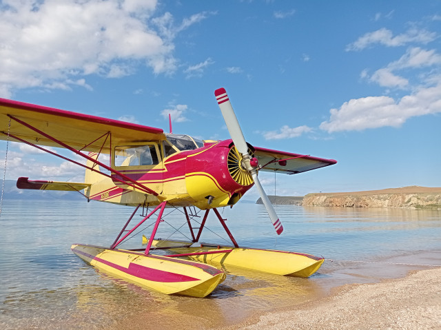 Самолет PZL-101A на Байкале